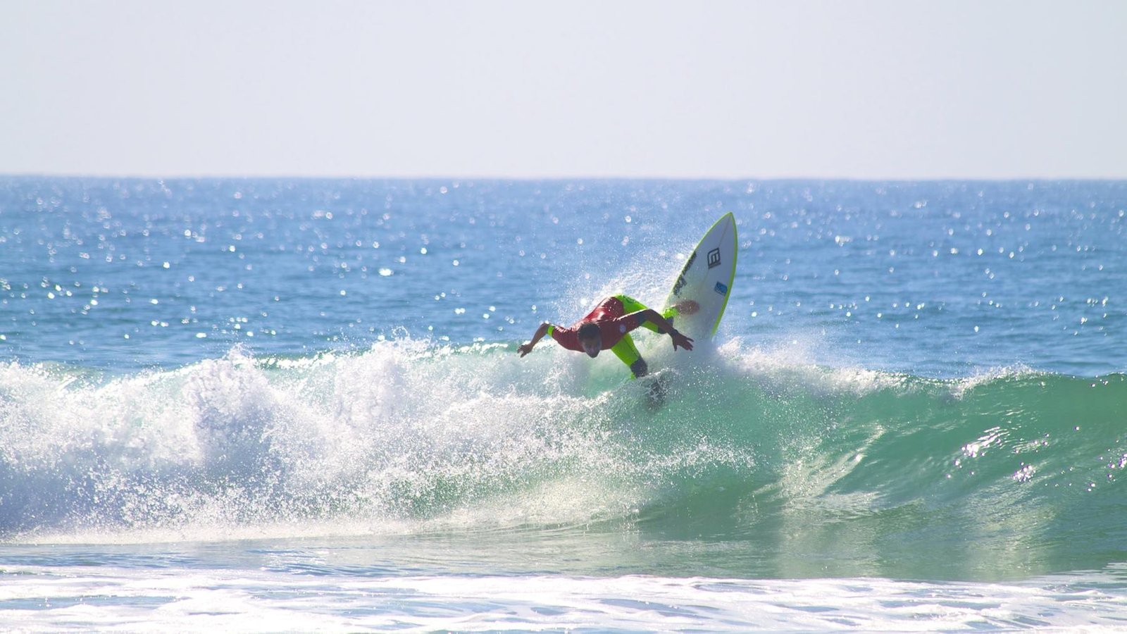 Beginner friendly wave at Devil's Rock